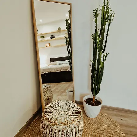 Апартаменти Nest And Rest